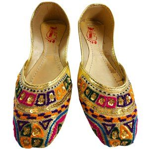 Women's Golden Embroidered Khussa Punjabi Jutti US Size 6, 8, 9 Pakistani Indian